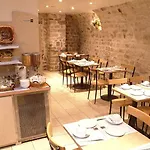 Western Le Montmartre - Saint Pierre Hotel Paris