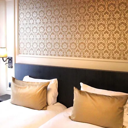 Western Le Montmartre - Saint Pierre 3*