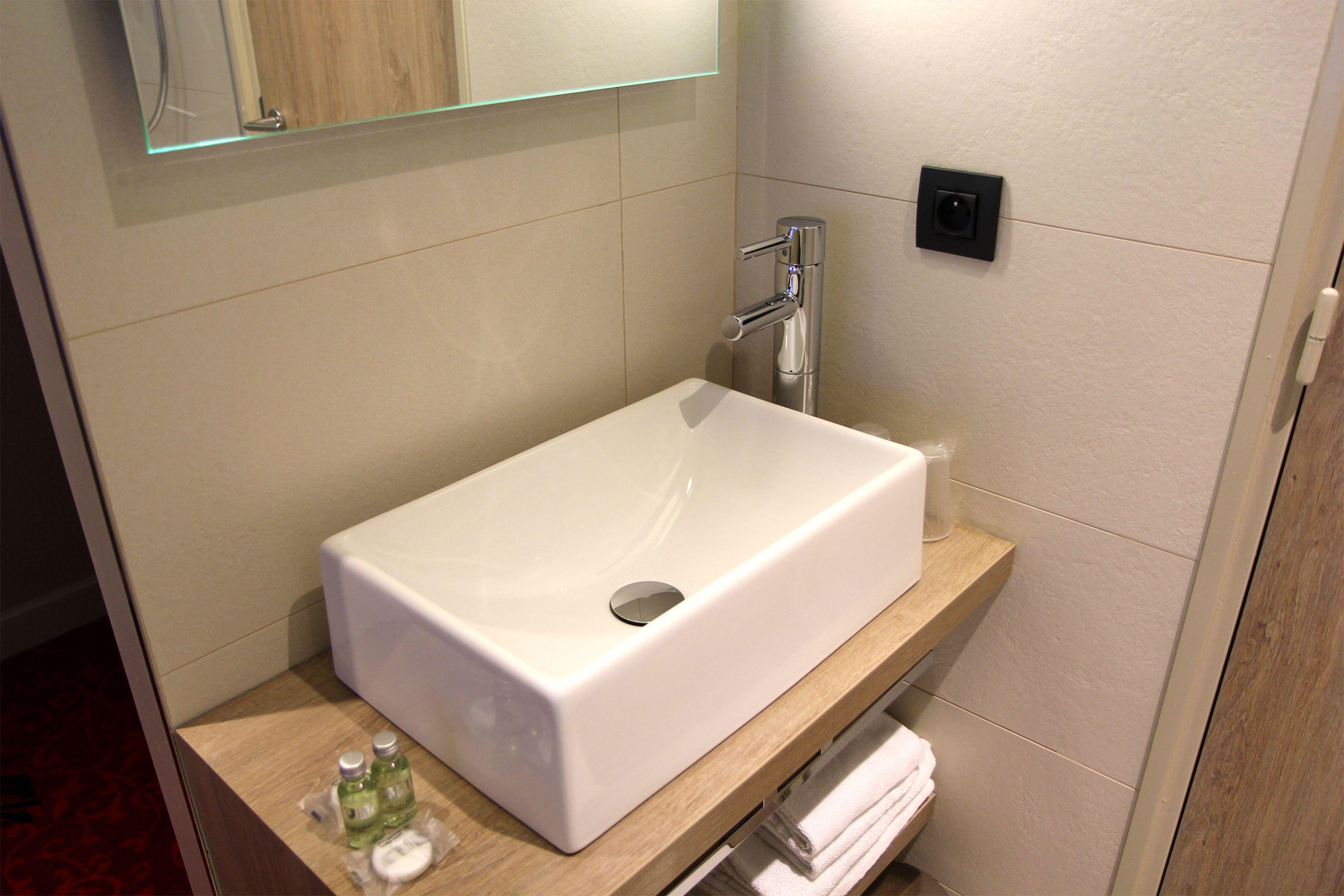 Western Le Montmartre - Saint Pierre