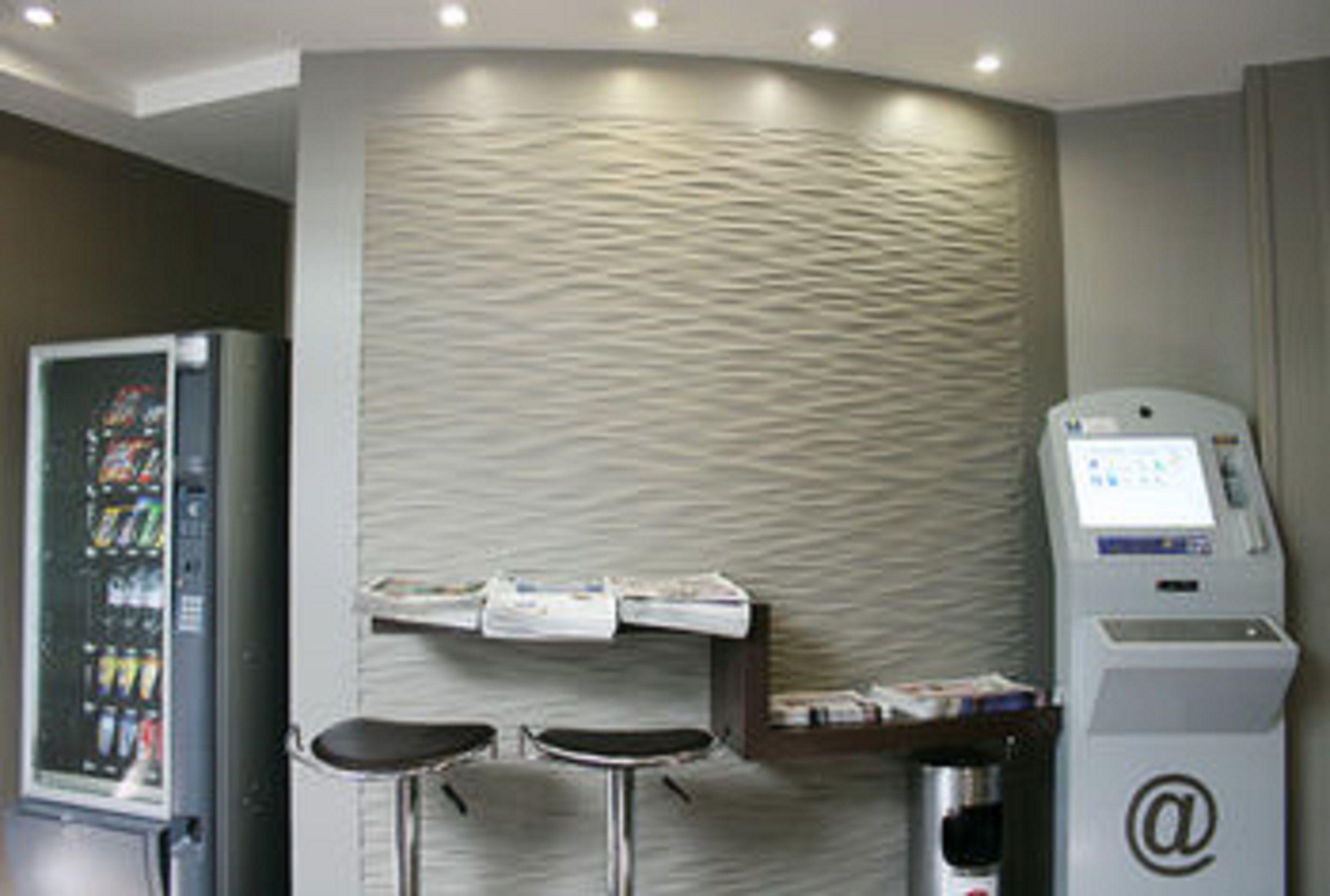 Western Le Montmartre - Saint Pierre Paris