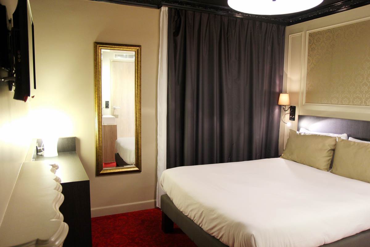 Western Le Montmartre - Saint Pierre Hotel Parigi