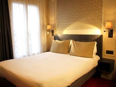 Western Le Montmartre - Saint Pierre