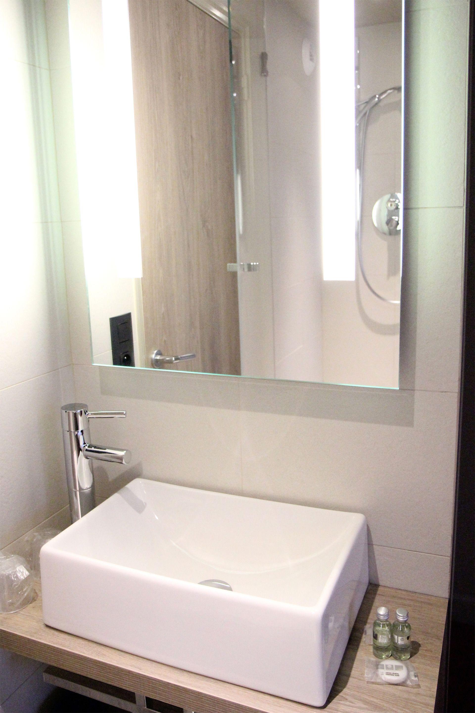 Western Le Montmartre - Saint Pierre Paris