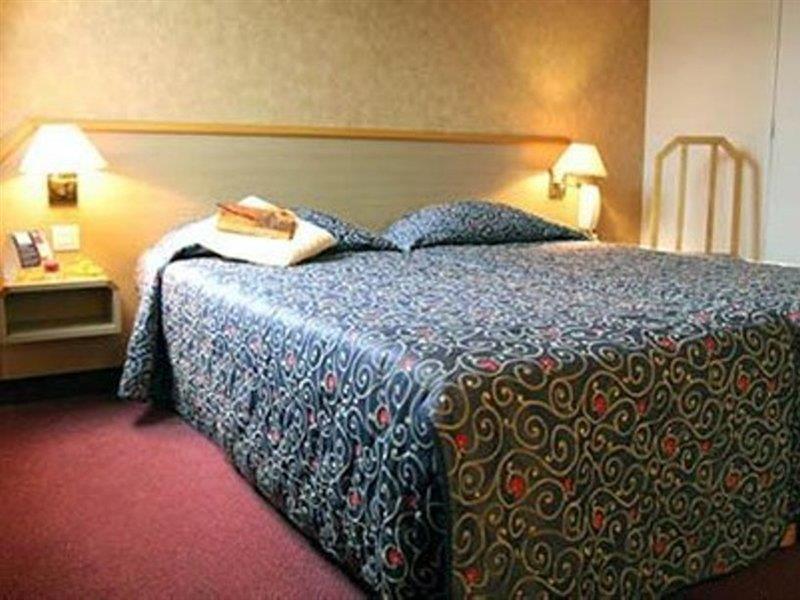 Western Le Montmartre - Saint Pierre Hotel