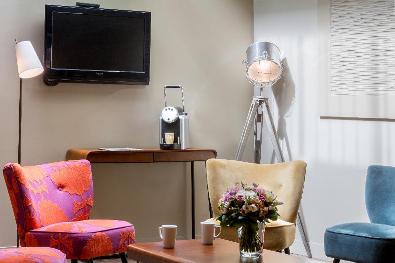 Hotel Western Le Montmartre - Saint Pierre 3*